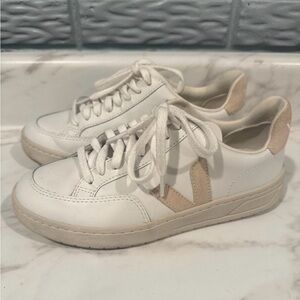 Veja V-12 Sneaker (Women) | sz 7